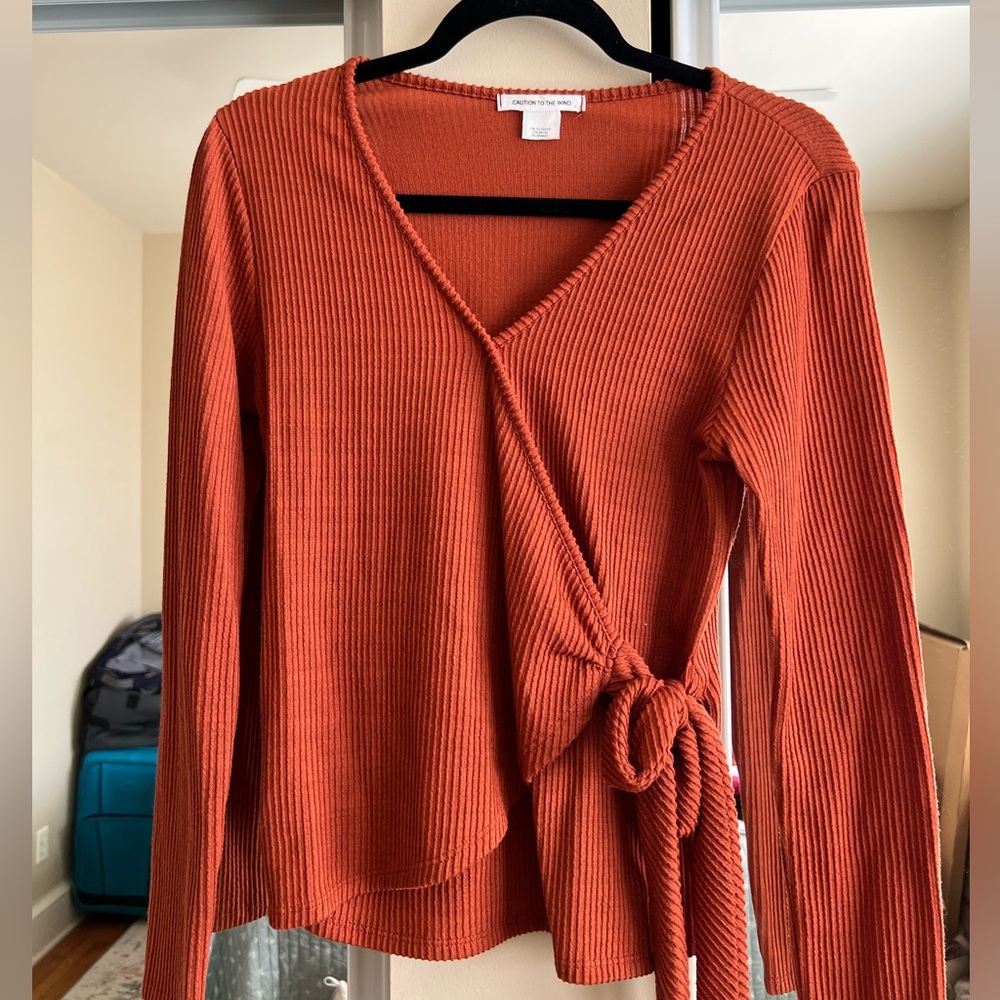 Burnt orange ribbed long sleeve sweater type shirt